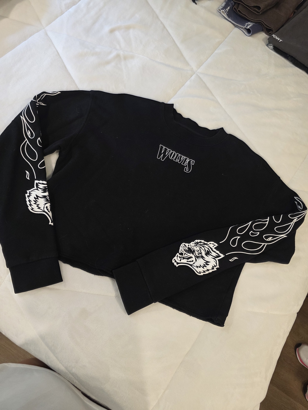 Wolves Black Graphic Long Sleeve Crewneck